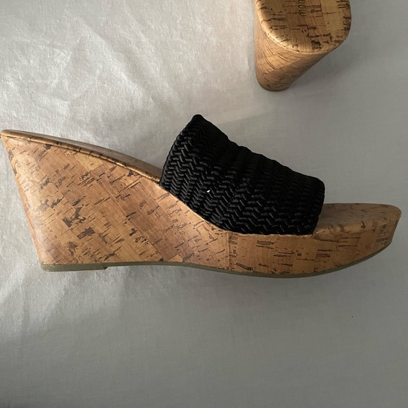 Brand new Montego Bay club black cork sandals. Size 11 (usually I am a size 10) - Picture 6 of 12